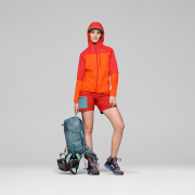 Жіноча куртка Norrona falketind aero60 Zip Hood