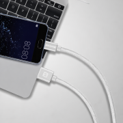 Кабель для зарядки і передачі даних Swissten Textile USB / USB-C 1,2 m