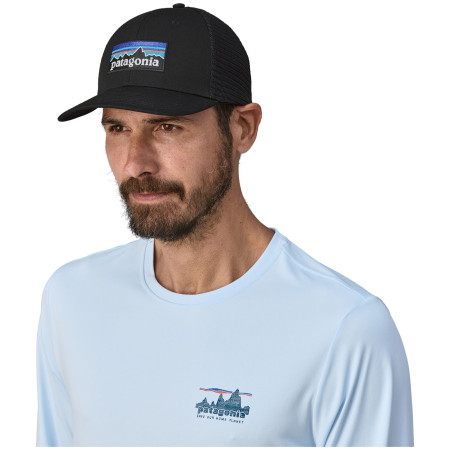 Кепка Patagonia P-6 Logo Trucker Hat
