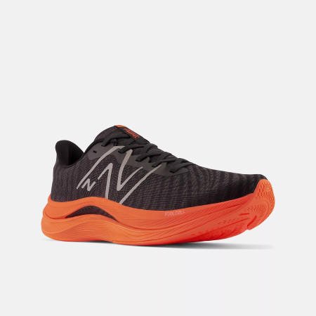 Чоловічі черевики New Balance Fuel Cell Propel v4